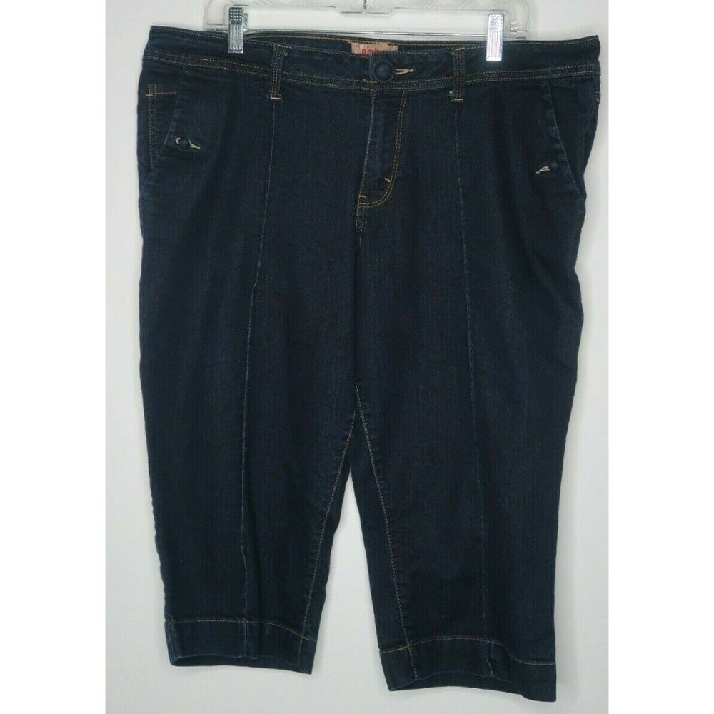 No Boundaries Women's Junior Capri Dark Wash Blue Jeans Walking Shorts (size 19)
